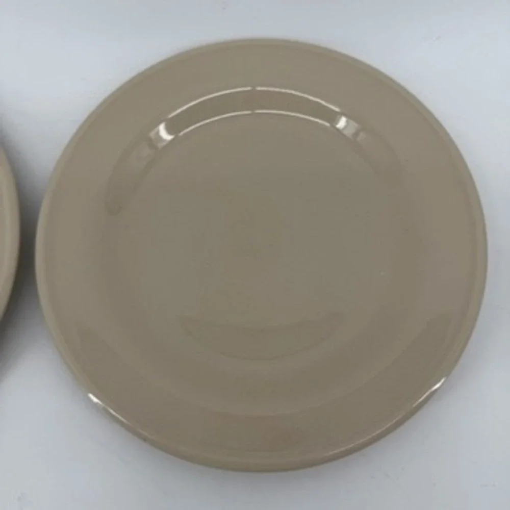 Henn Pottery Tan Taupe Stoneware 8.75 Inch Salad Dessert Plates‎ Set of 2 USA